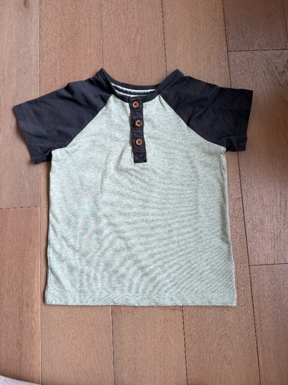 Tommy Bahama Kids Boy T-Shirt Size 4T (XS)